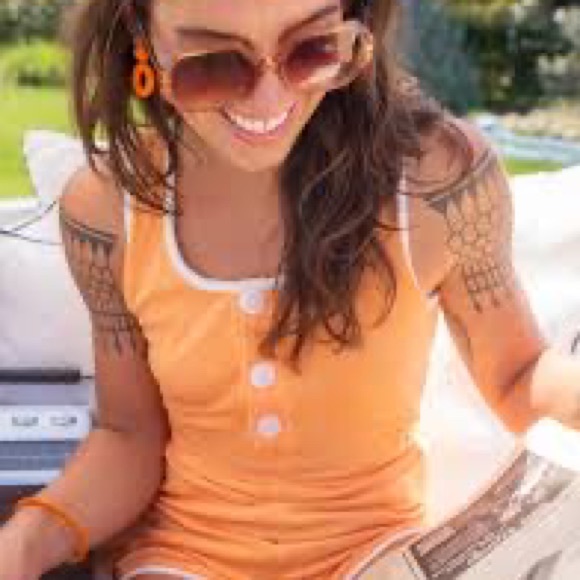 Hammies terrycloth romper in orange. Size 30 - Picture 2 of 4